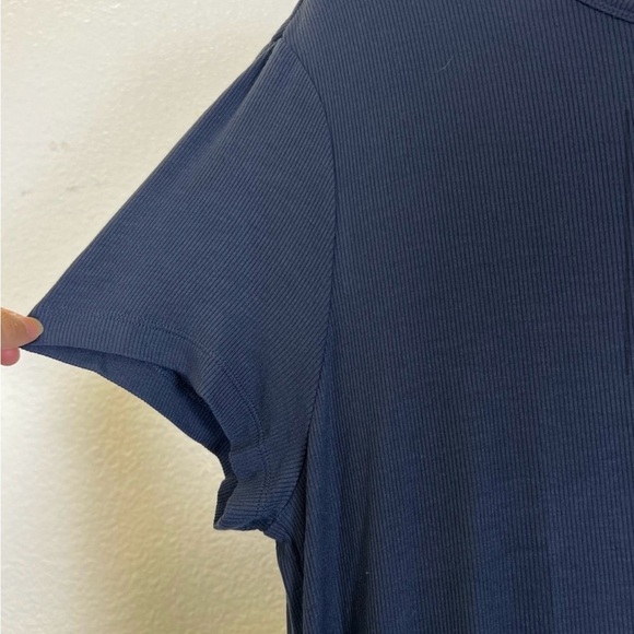 Barefoot Dreams Malibu Collection
Ultra Soft Henley Dress Indigo Color
Size 1XP - Picture 4 of 11